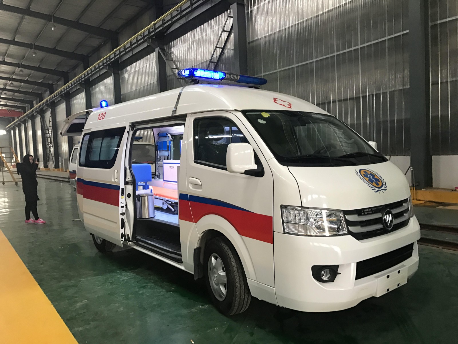 双鸭山救护车转院
