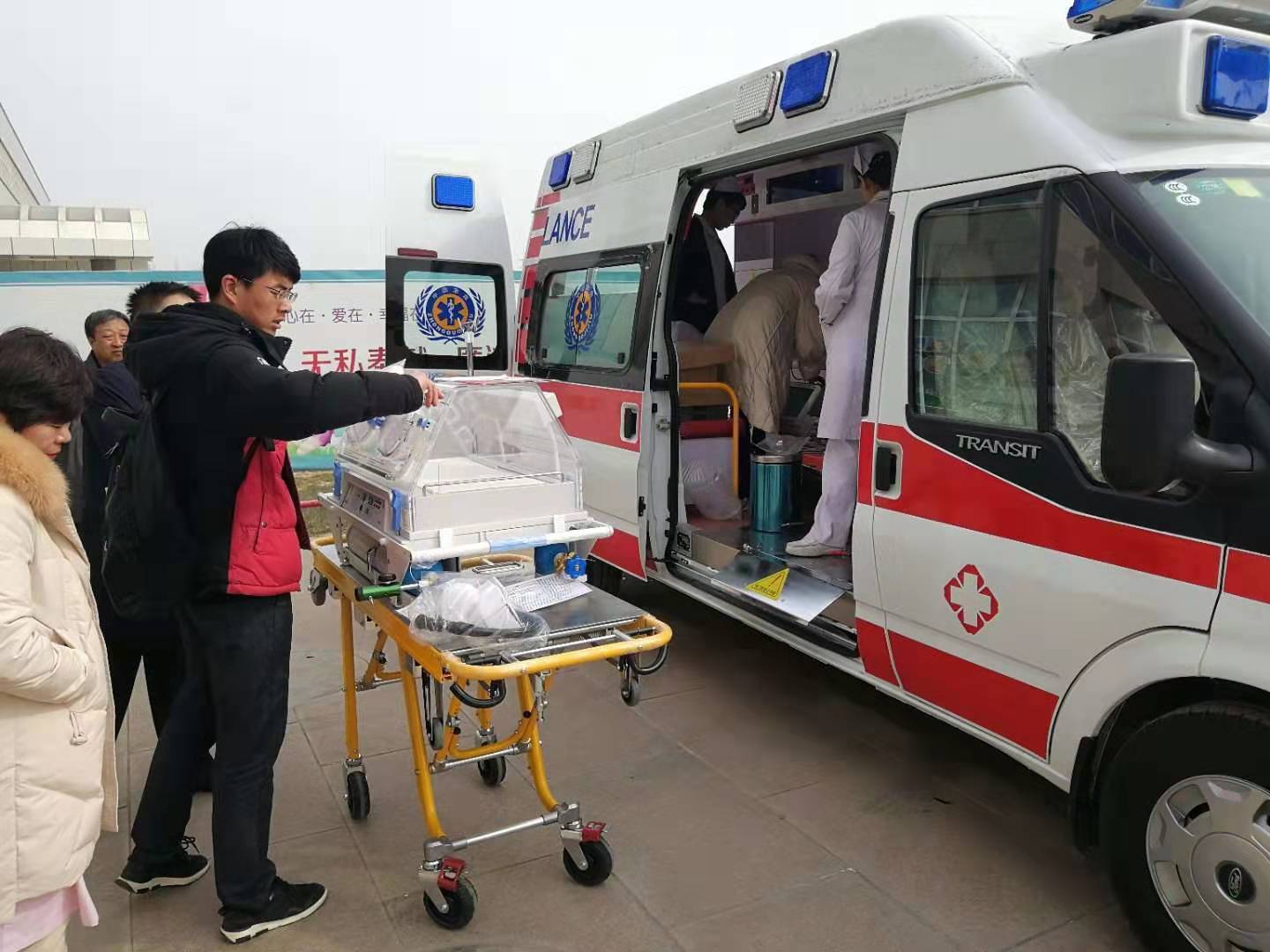 双鸭山救护车转院